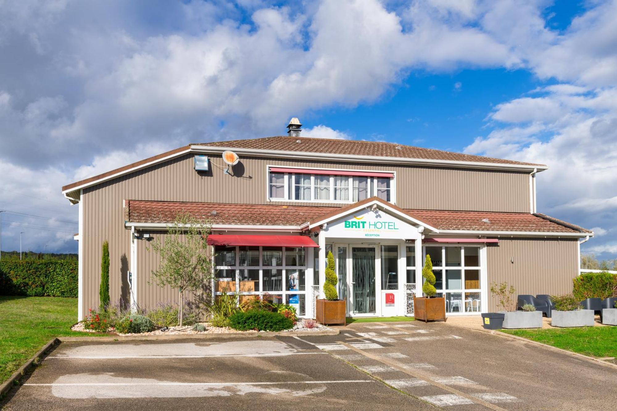 Brit Hotel Macon Nord Autoroute Du Soleil Екстериор снимка