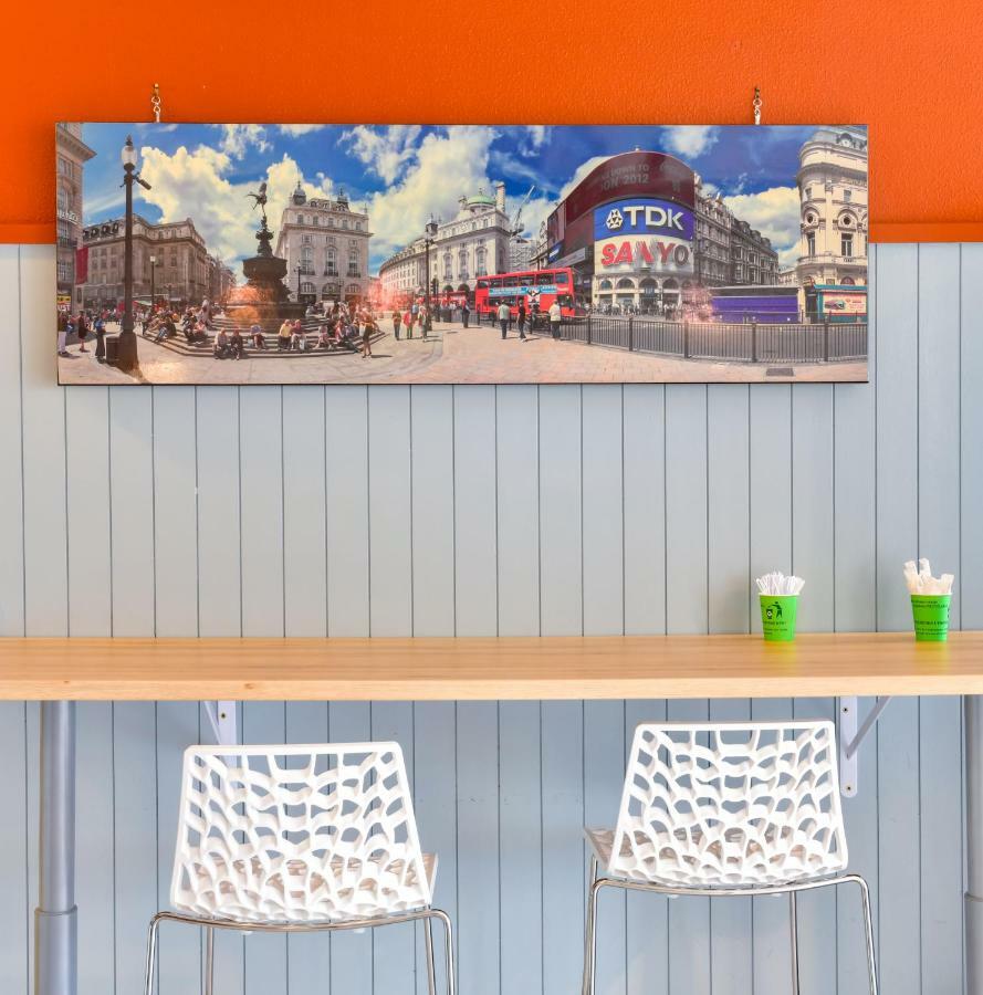 Brit Hotel Macon Nord Autoroute Du Soleil Екстериор снимка